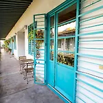 Apartamento 3 Dormitorios En Calle San Vicente.