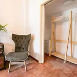 Apartamento 3 Dormitorios En Calle San Vicente.